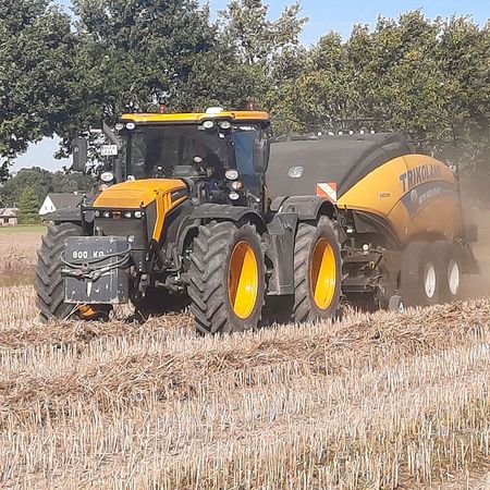 Traktor auf einem Feld